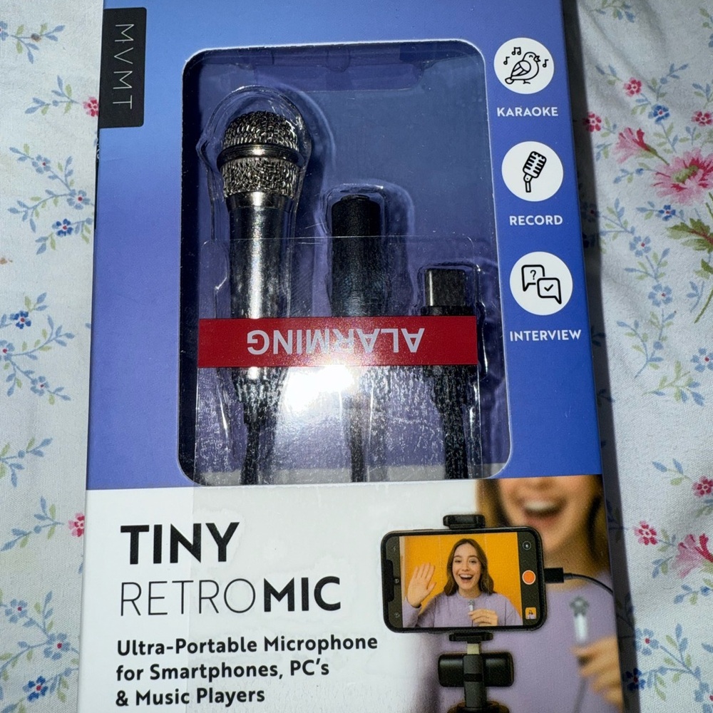 MVMT Tiny RetroMic Portable Microphone in Silver unopened